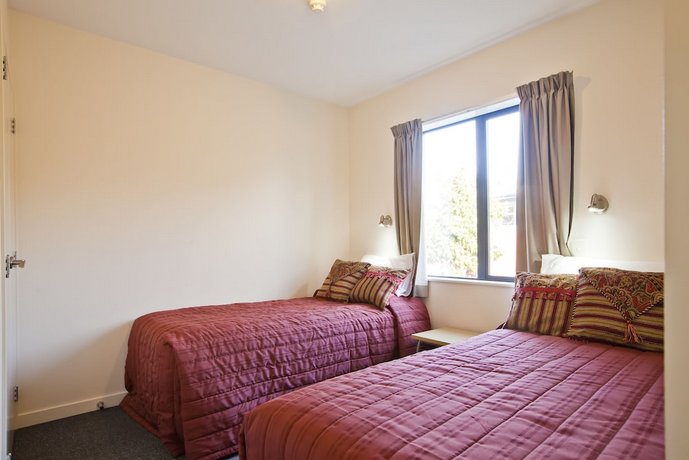298 Westside Motor Lodge