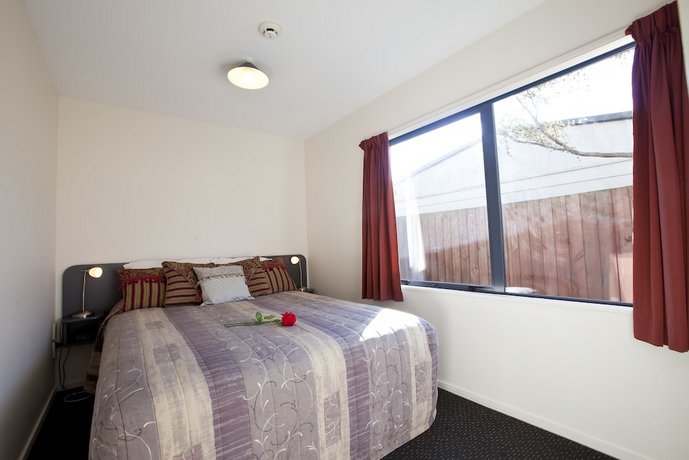 298 Westside Motor Lodge