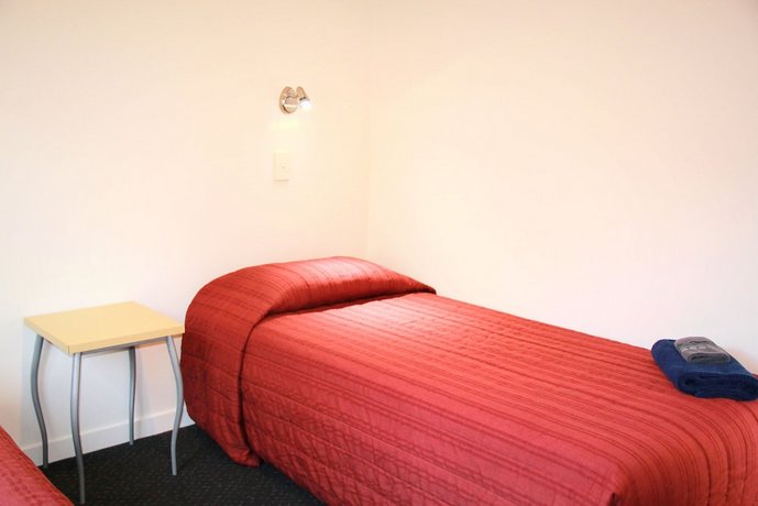 298 Westside Motor Lodge