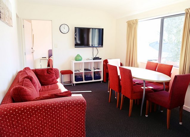 298 Westside Motor Lodge