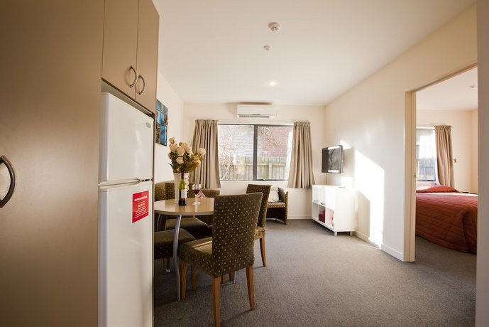 298 Westside Motor Lodge