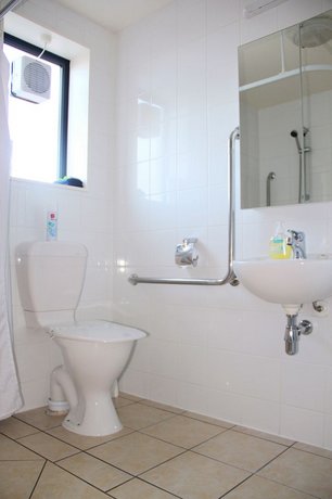 298 Westside Motor Lodge