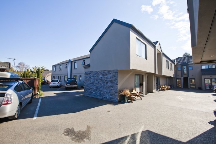 298 Westside Motor Lodge