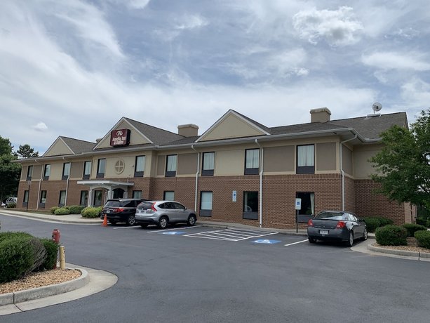 Amelia Inn & Suites