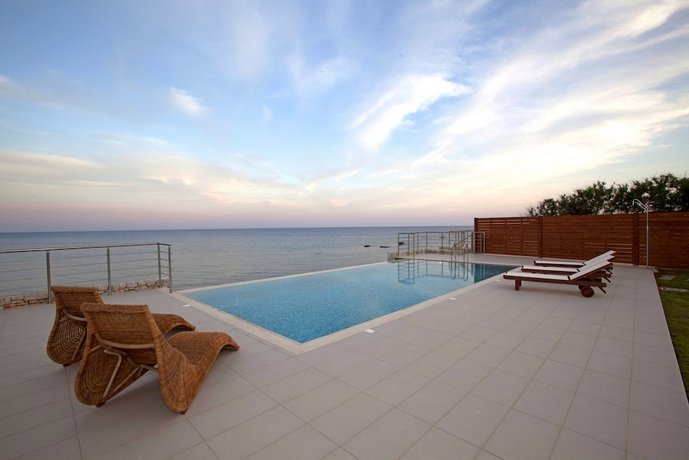 Kiotari Beach Villas