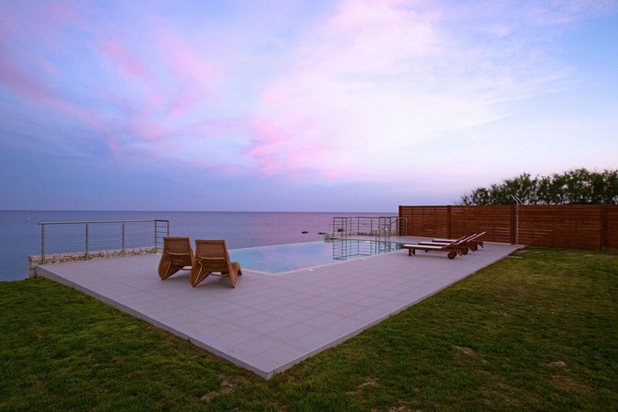 Kiotari Beach Villas