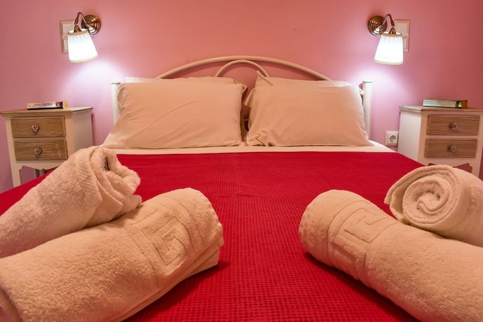 Marilena House Apartments & Studios
