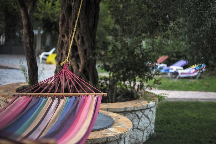 Marilena House Apartments & Studios
