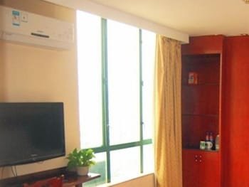 Greentree Inn Shenzhen Buji Changlong Metro Station Express Hotel