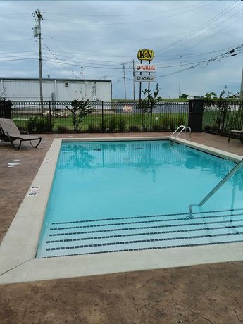 Comfort Inn Suites Tulsa I 44 West Rt 66 Sapulpa Compare Deals