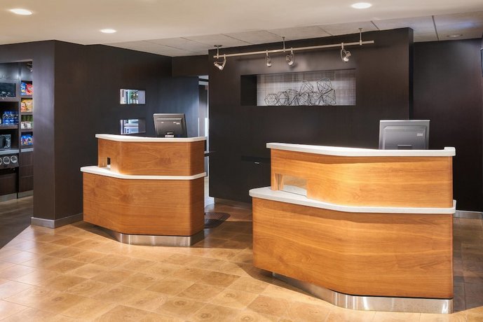 Courtyard by Marriott Orlando Airport