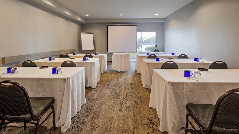 Executive Inn & Suites Oakland