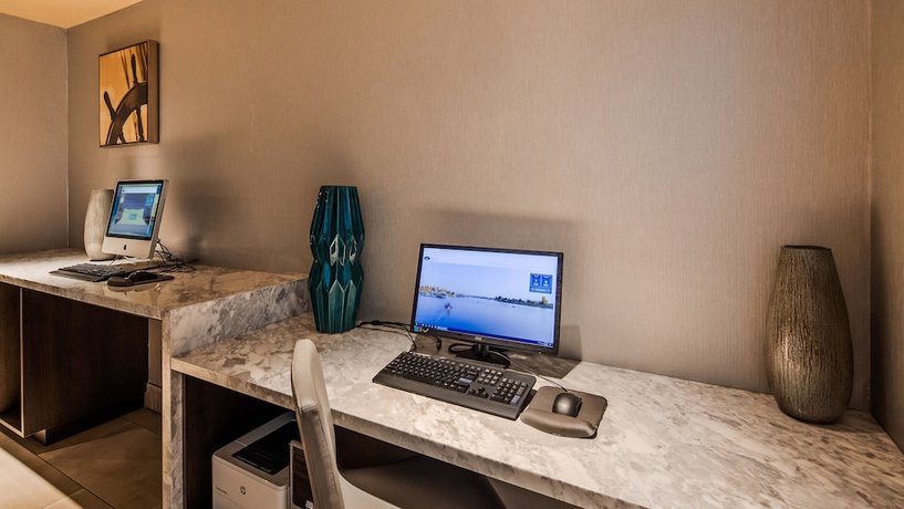 Executive Inn & Suites Oakland