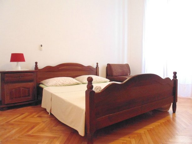 Rooms and Apartments Djanovic