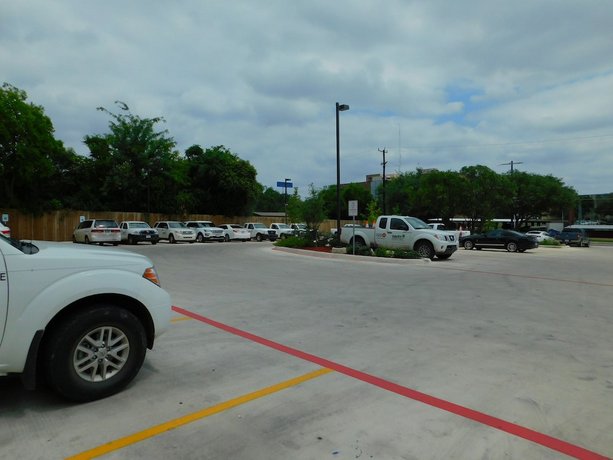 Candlewood Suites San Antonio Airport