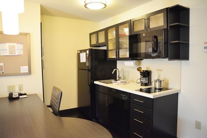 Candlewood Suites Youngstown W - I-80 Niles Area
