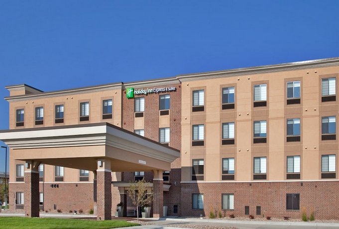 Holiday Inn Express Hotel and Suites Lincoln Airport