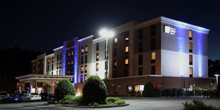 Holiday Inn Express & Suites Newport News