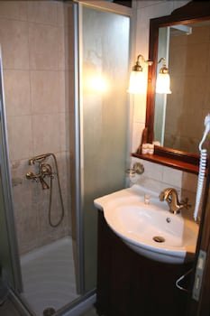 Nikolas Guesthouse