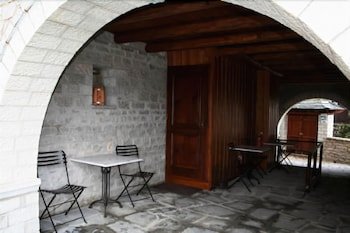 Nikolas Guesthouse