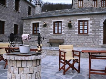 Nikolas Guesthouse