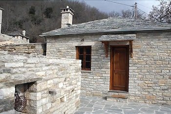 Nikolas Guesthouse