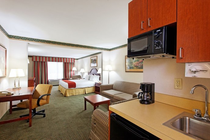 Holiday Inn Express & Suites Tupelo