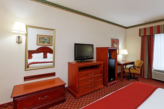 Holiday Inn Express & Suites Tupelo