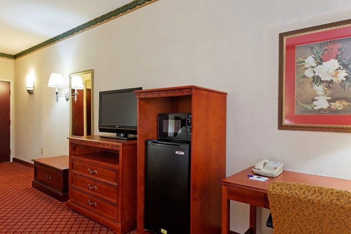 Holiday Inn Express & Suites Tupelo