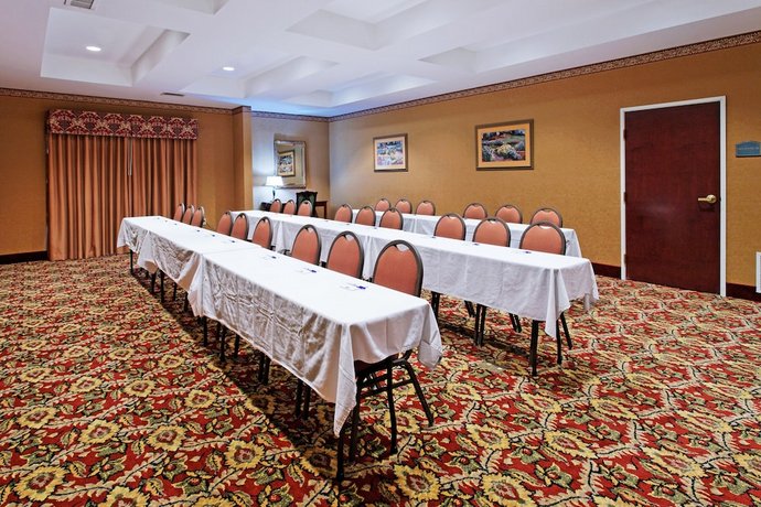 Holiday Inn Express & Suites Tupelo