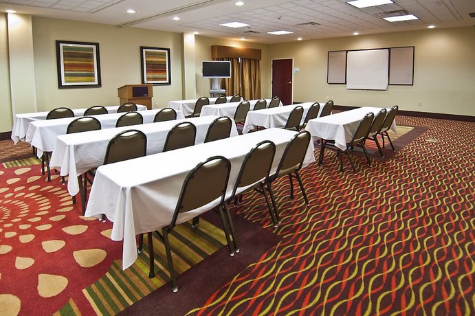 Holiday Inn Express & Suites Tupelo