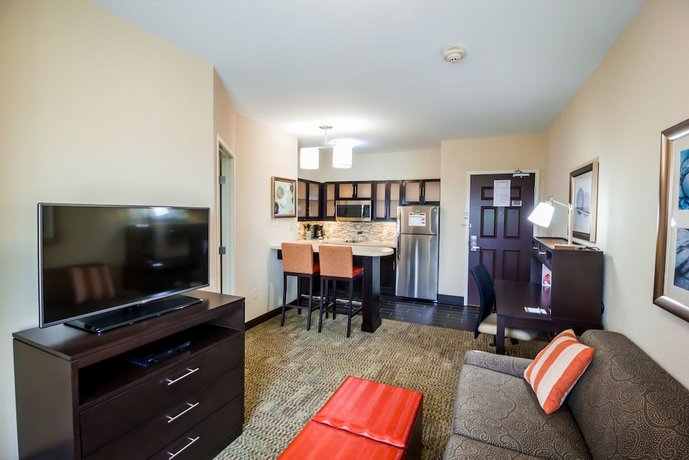 Staybridge Suites Plano / Frisco