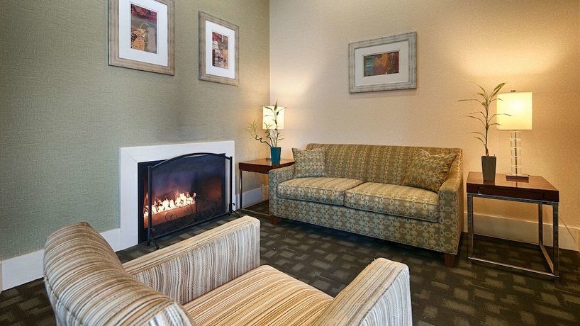 BEST WESTERN Plus Philadelphia Airport South at Widener University