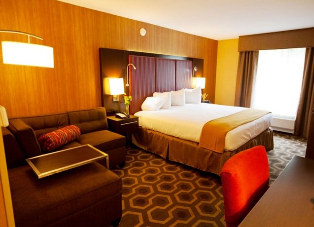 Holiday Inn Express Hotel & Suites Vineland Millville