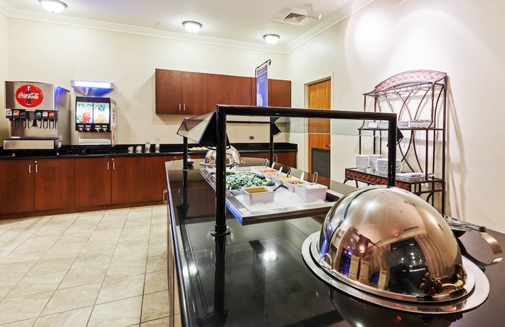 Staybridge Suites San Antonio Downtown Convention Center