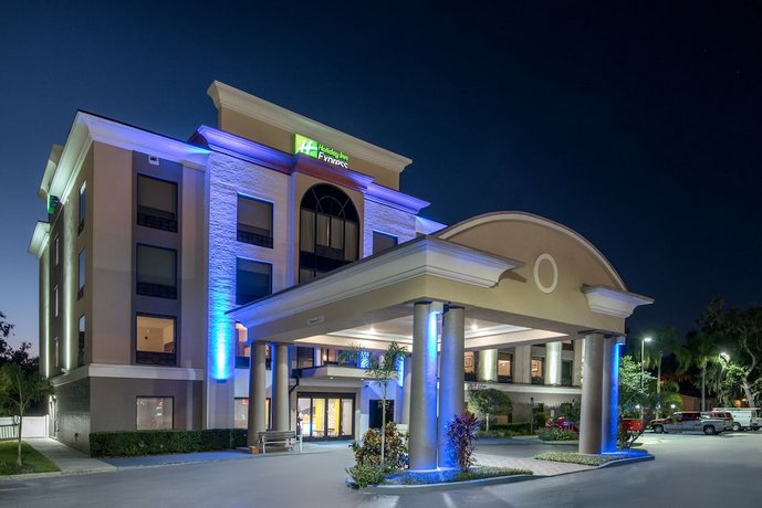 Holiday Inn Express Hotel & Suites Bartow