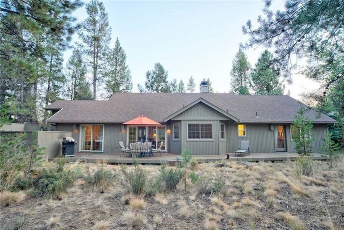 Oregon Loop 36 - Three Bedroom Home