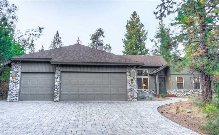 Oregon Loop 36 - Three Bedroom Home