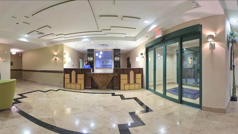 Holiday Inn Express Hotel & Suites Birmingham - Inverness 280