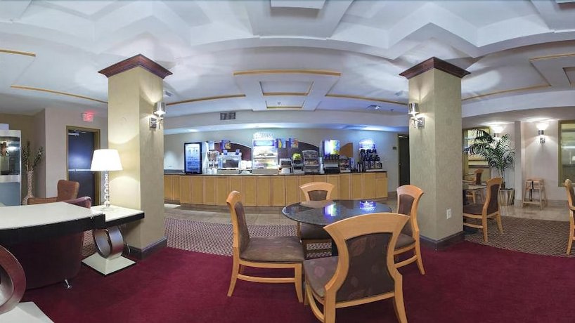 Holiday Inn Express Hotel & Suites Birmingham - Inverness 280