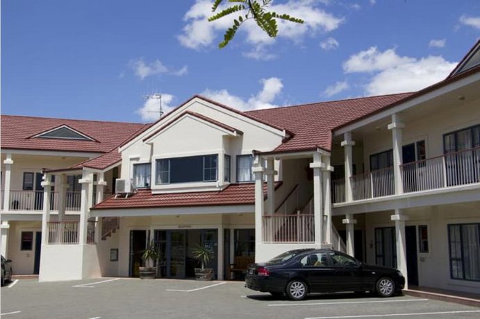 Aubyn Court Spa Motel