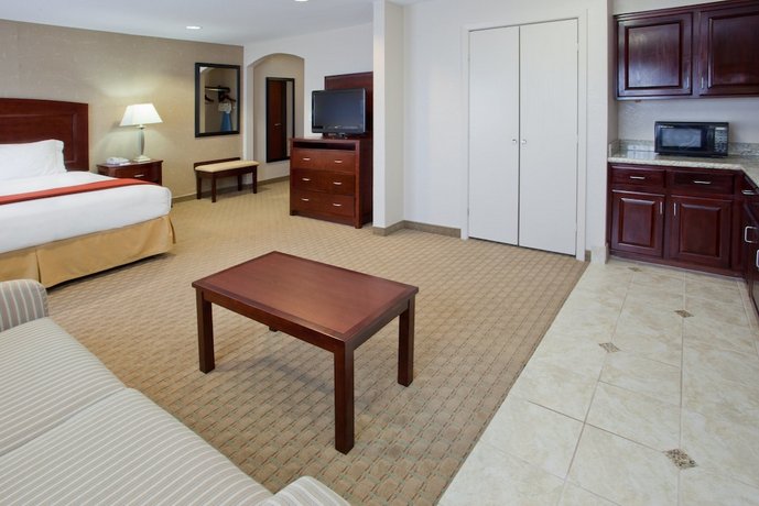 Holiday Inn Express & Suites College Station