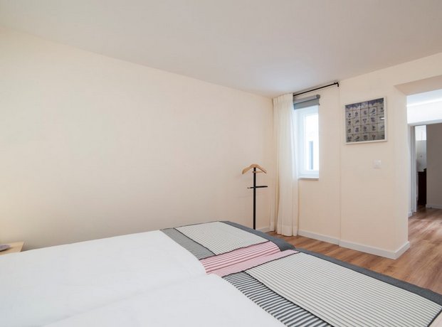 Lis Apartments