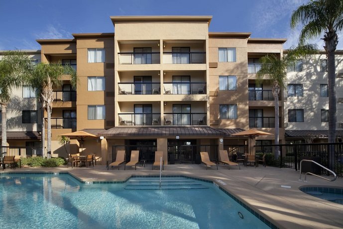 Courtyard by Marriott Orlando East UCF Area