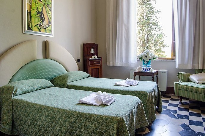 Hotel Villa Maya Cascina