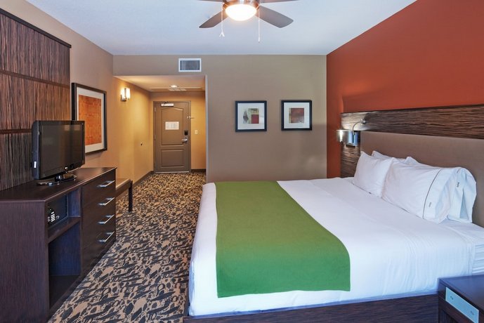 Holiday Inn Express & Suites North Dallas at Preston