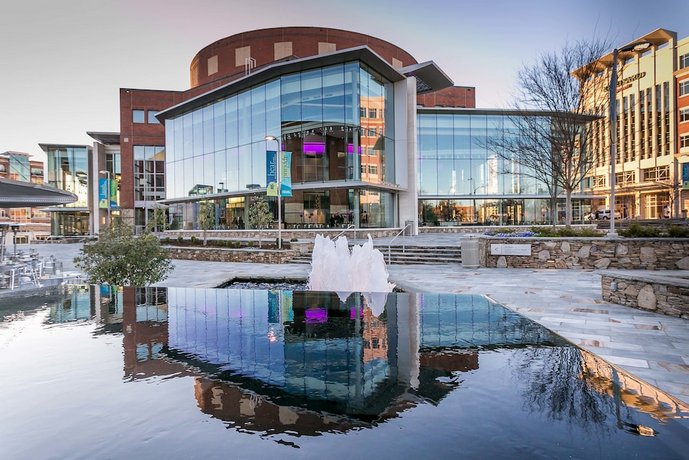Holiday Inn Express & Suites Greenville Airport