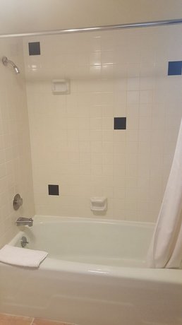 Oyster Bay Inn & Suites