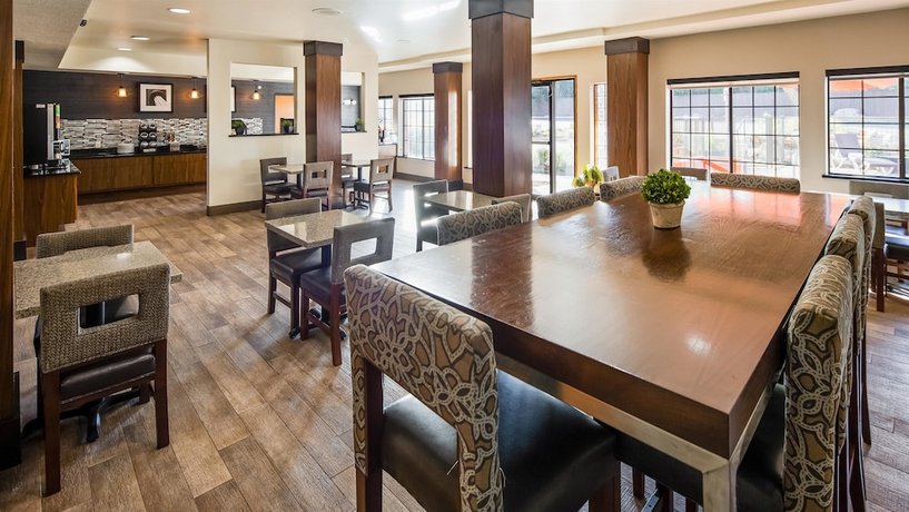 Best Western Plus Hill Country Suites - San Antonio