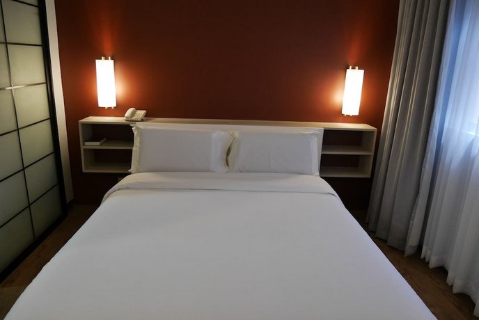 Circle Inn Hotel and Suites Bacolod